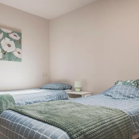 Het Oplaadpunt: Bed, Bike, Hike, 8-12 P. Holiday home